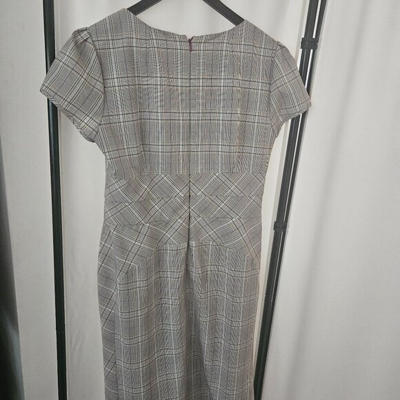 Dress - Picture 1 of 2